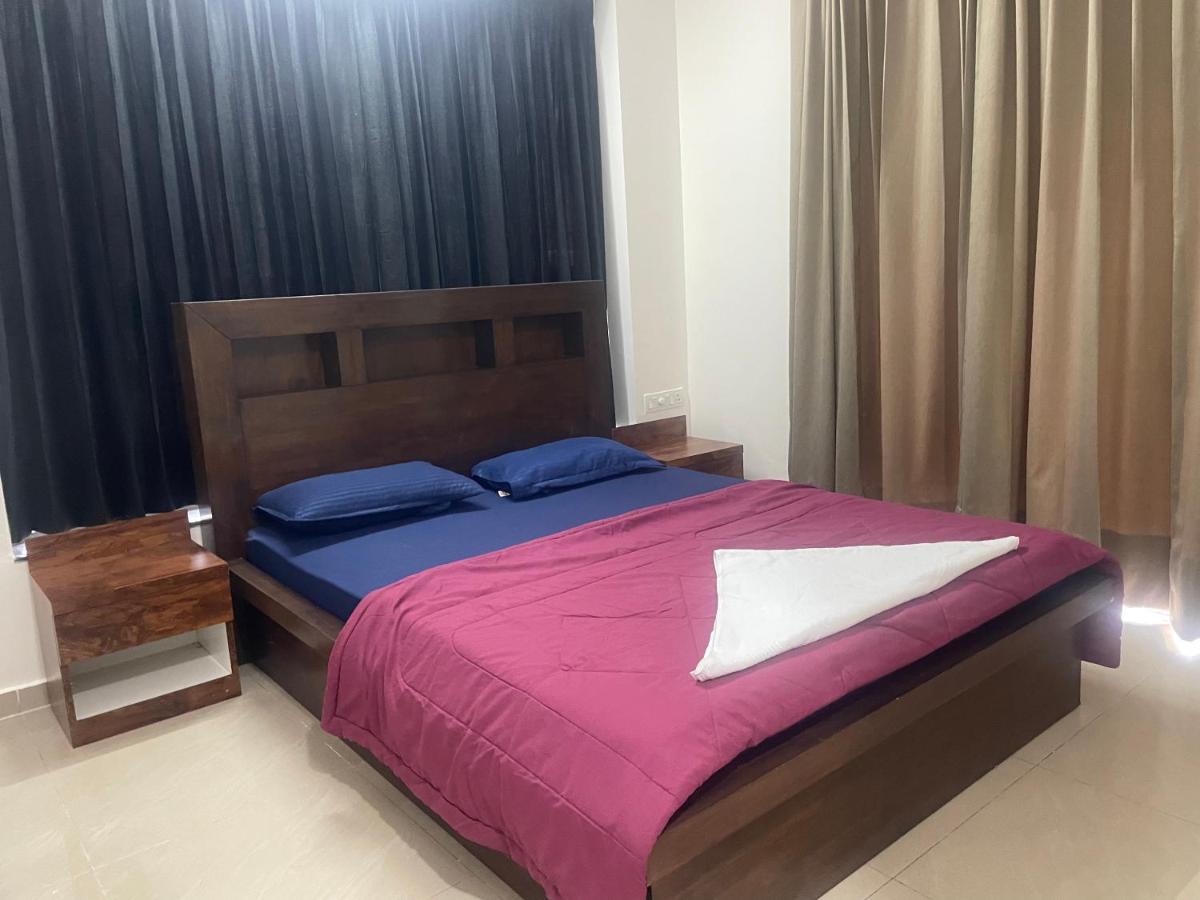 Royal Nest Premium Hotell Pune Exteriör bild