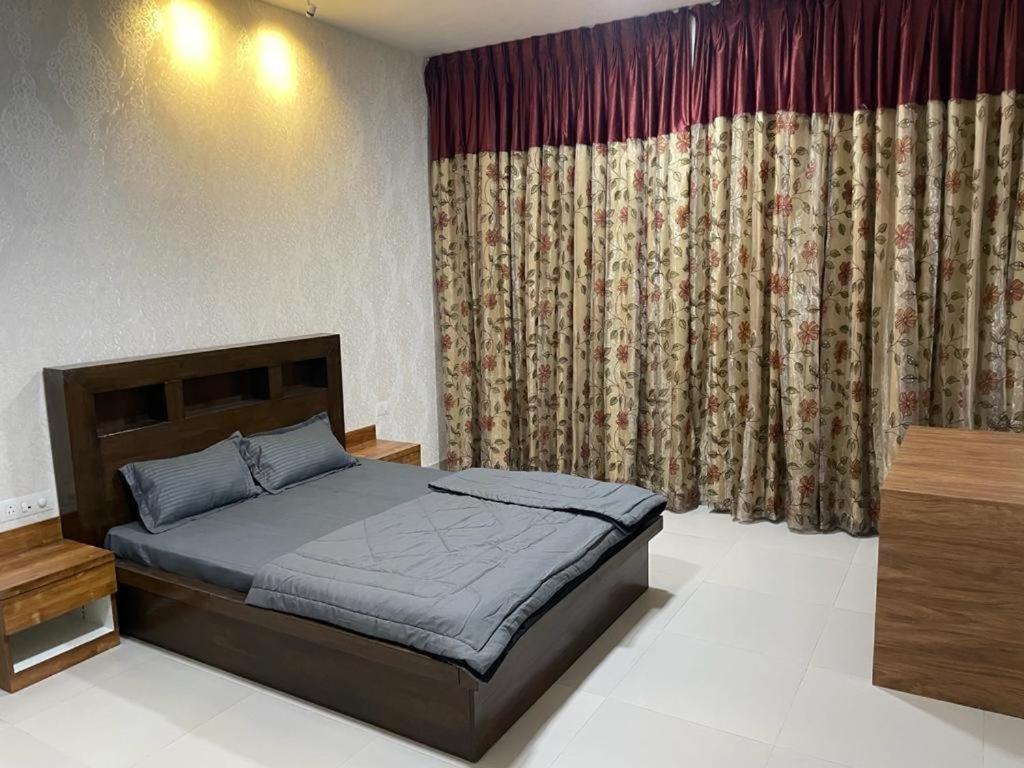 Royal Nest Premium Hotell Pune Exteriör bild