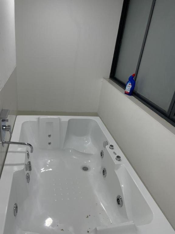 Royal Nest Premium Hotell Pune Exteriör bild