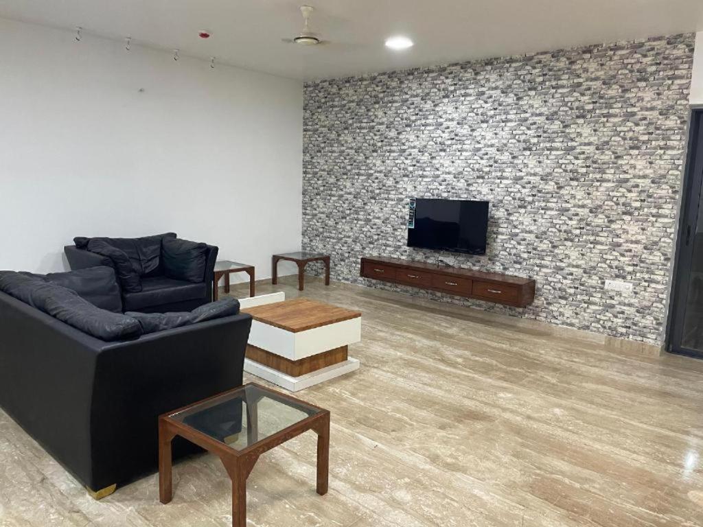 Royal Nest Premium Hotell Pune Exteriör bild