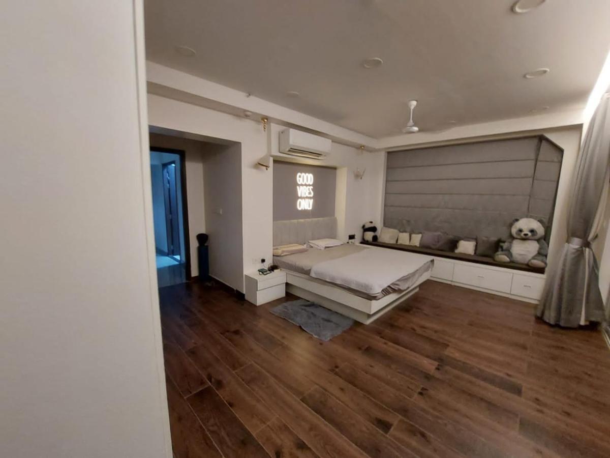 Royal Nest Premium Hotell Pune Exteriör bild
