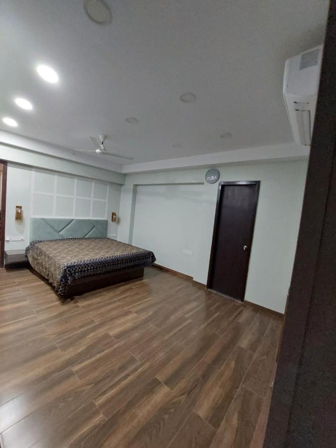 Royal Nest Premium Hotell Pune Exteriör bild
